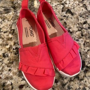 NEW girls TOMS size 13 pink